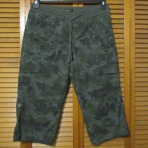 Supplies capris cargo pull on, front & back pockets, cotton size 12